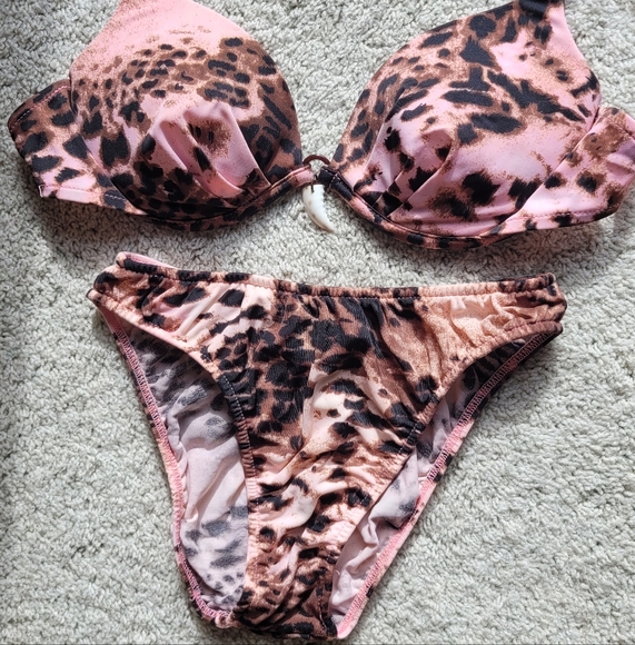 Small, 4 Piece Swim suit - Picture 3 of 3